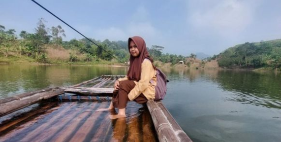 Jalan Terjal Nera Menuntut Ilmu